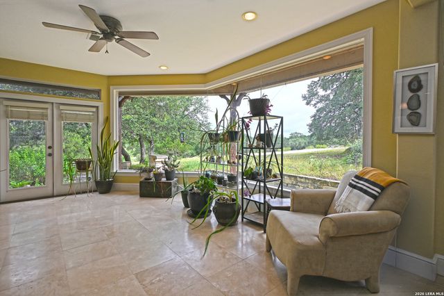 1031 KINGS COVE DR, Canyon Lake, TX 78133