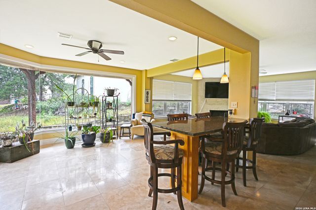 1031 KINGS COVE DR, Canyon Lake, TX 78133