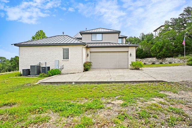 1031 KINGS COVE DR, Canyon Lake, TX 78133