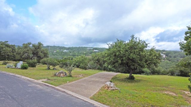 1031 KINGS COVE DR, Canyon Lake, TX 78133