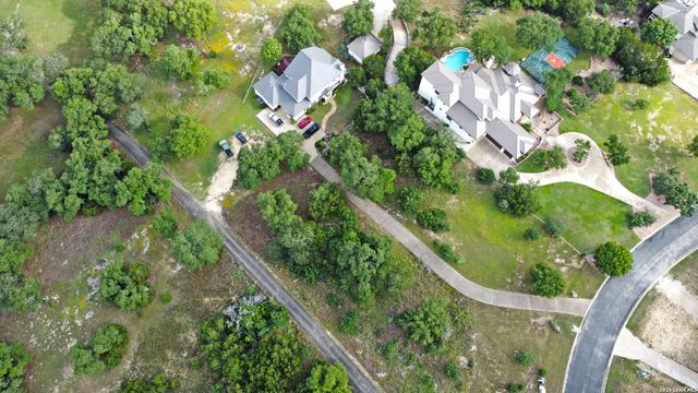 1031 KINGS COVE DR, Canyon Lake, TX 78133