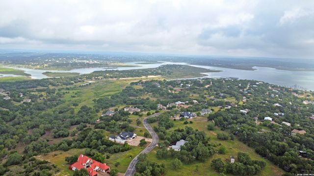 1031 KINGS COVE DR, Canyon Lake, TX 78133