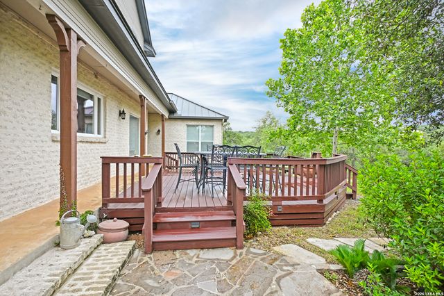 1031 KINGS COVE DR, Canyon Lake, TX 78133