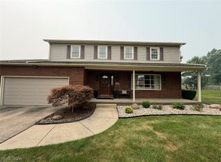 802 Penn Wood Drive, Tallmadge, OH 44278