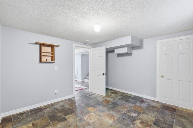 1805 Oakview Lane N, Plymouth, MN 55441