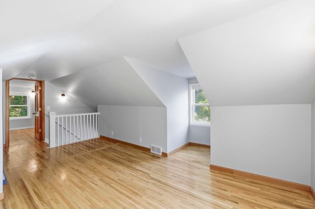 1805 Oakview Lane N, Plymouth, MN 55441