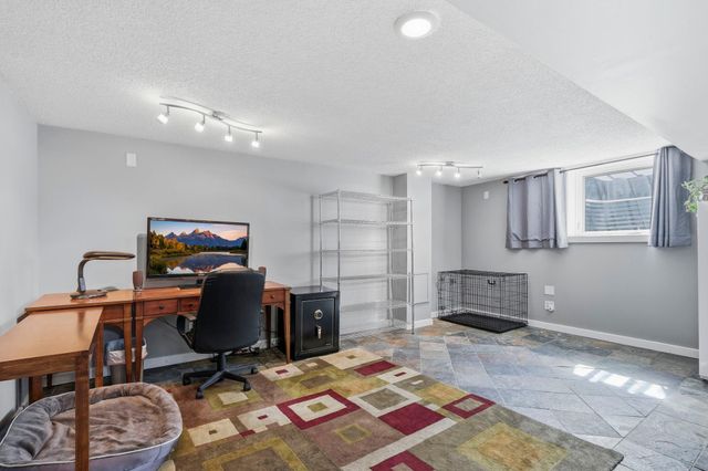 1805 Oakview Lane N, Plymouth, MN 55441