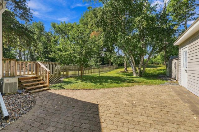 1805 Oakview Lane N, Plymouth, MN 55441