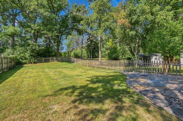 1805 Oakview Lane N, Plymouth, MN 55441