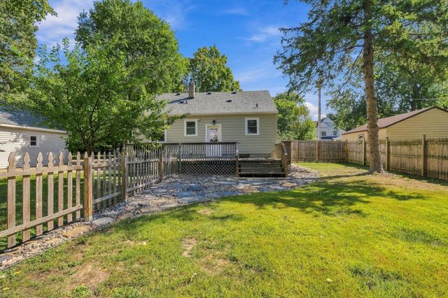 1805 Oakview Lane N, Plymouth, MN 55441