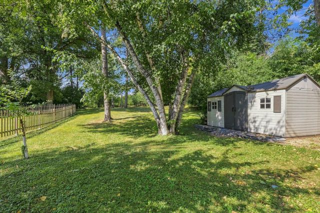 1805 Oakview Lane N, Plymouth, MN 55441