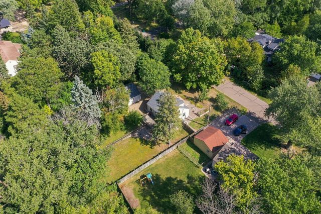 1805 Oakview Lane N, Plymouth, MN 55441