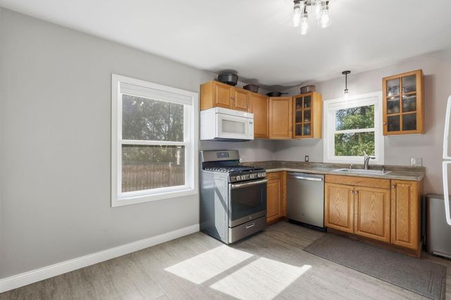 1805 Oakview Lane N, Plymouth, MN 55441