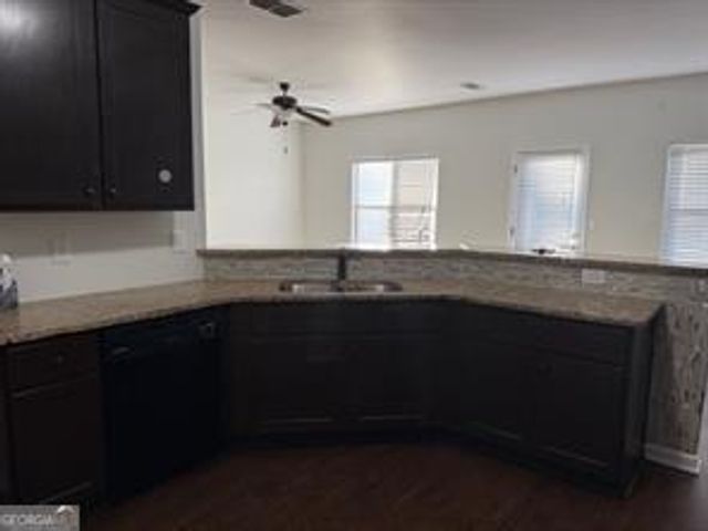 313 Clover Brook Drive, Locust Grove, GA 30248