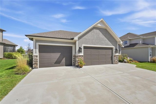 16955 S Elmridge Street, Olathe, KS 66062