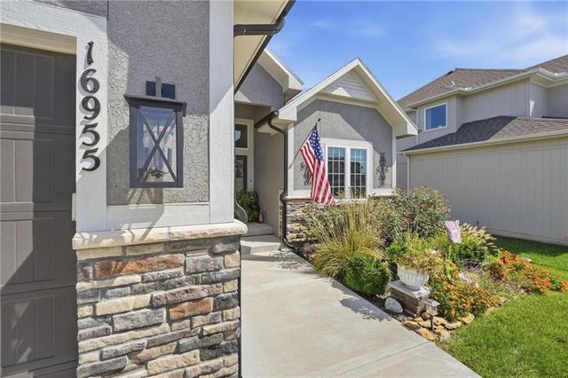 16955 S Elmridge Street, Olathe, KS 66062