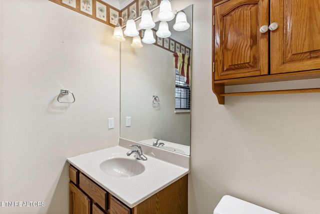 6815 Ward Rd, Knoxville, TN 37918