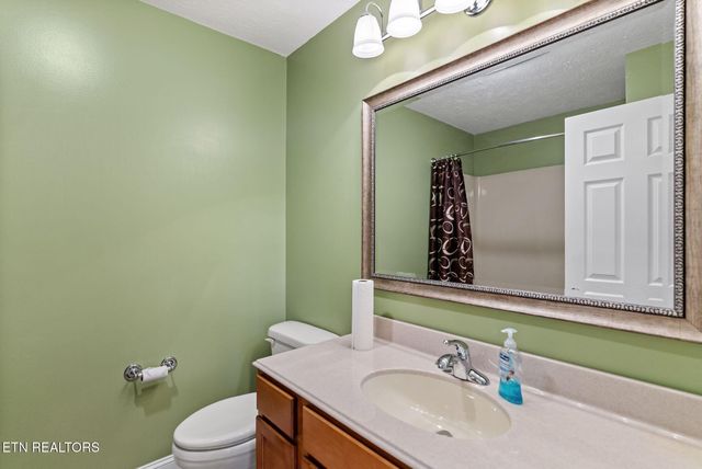 6815 Ward Rd, Knoxville, TN 37918