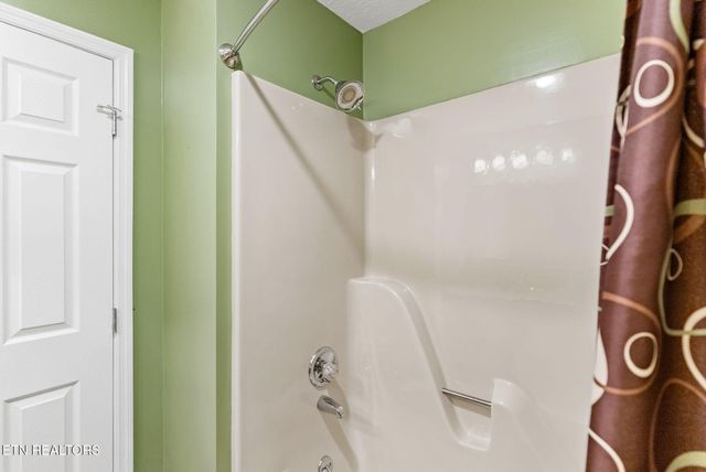 6815 Ward Rd, Knoxville, TN 37918