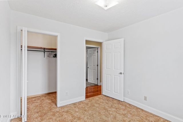 6815 Ward Rd, Knoxville, TN 37918