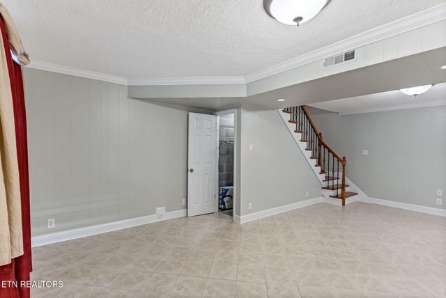 6815 Ward Rd, Knoxville, TN 37918