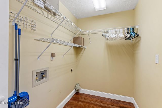 6815 Ward Rd, Knoxville, TN 37918