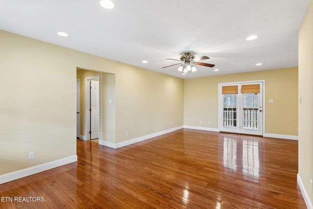 6815 Ward Rd, Knoxville, TN 37918