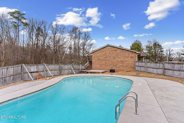 6815 Ward Rd, Knoxville, TN 37918