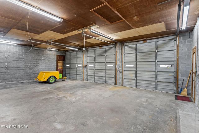 6815 Ward Rd, Knoxville, TN 37918