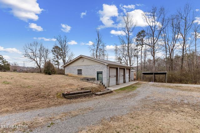 6815 Ward Rd, Knoxville, TN 37918