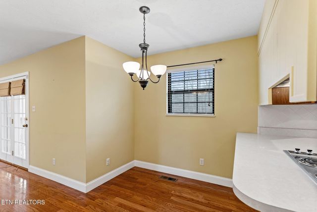 6815 Ward Rd, Knoxville, TN 37918