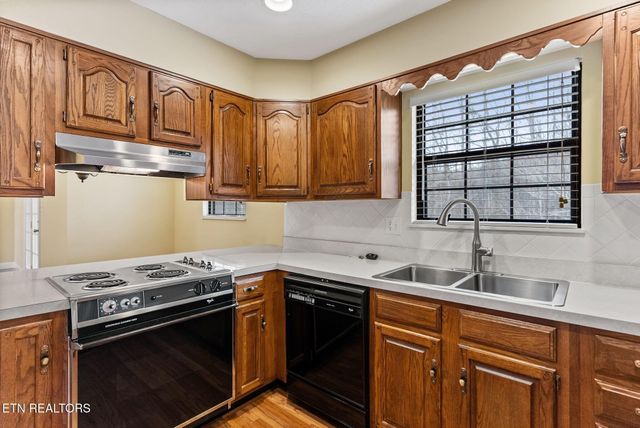 6815 Ward Rd, Knoxville, TN 37918