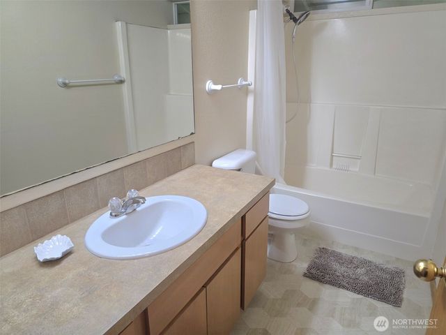 17819 Upland Drive SE, Yelm, WA 98597