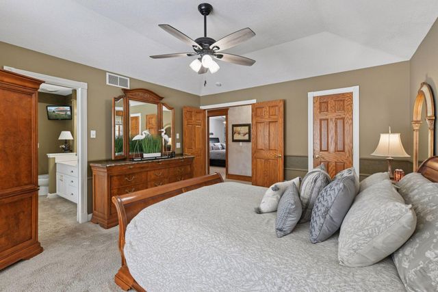 305 Pondview Lane, Chaska, MN 55318