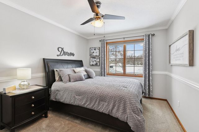 305 Pondview Lane, Chaska, MN 55318