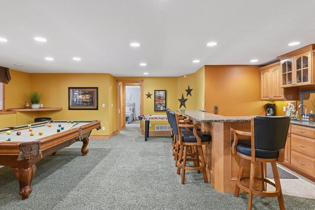 305 Pondview Lane, Chaska, MN 55318