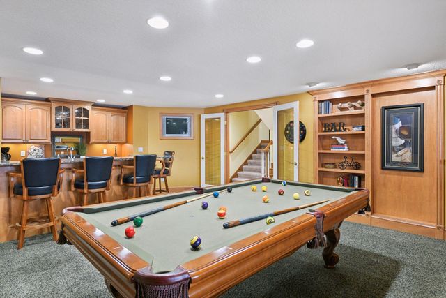 305 Pondview Lane, Chaska, MN 55318