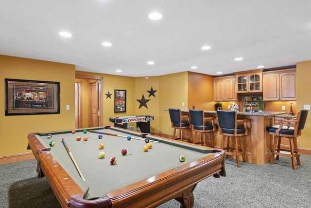 305 Pondview Lane, Chaska, MN 55318