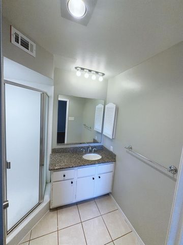 2210 Dorrington Street 405, Houston, TX 77030
