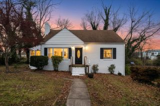 1901 Langdon RD, Roanoke, VA 24015