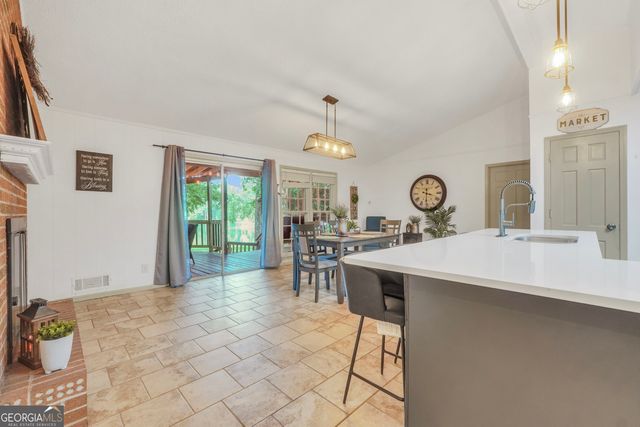 1327 Lakeshore Drive, Griffin, GA 30224