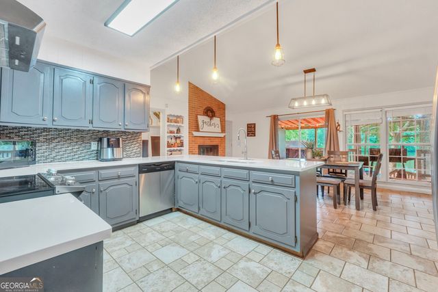1327 Lakeshore Drive, Griffin, GA 30224