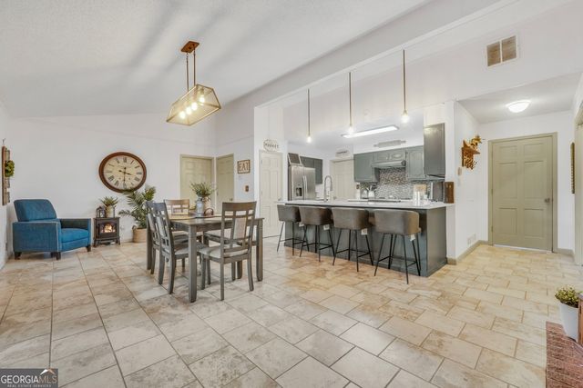 1327 Lakeshore Drive, Griffin, GA 30224