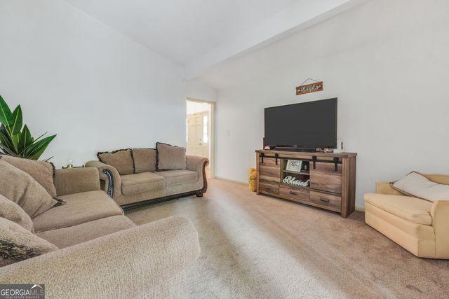1327 Lakeshore Drive, Griffin, GA 30224
