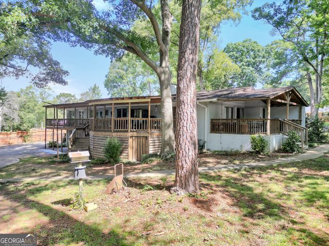 1327 Lakeshore Drive, Griffin, GA 30224