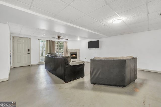 1327 Lakeshore Drive, Griffin, GA 30224