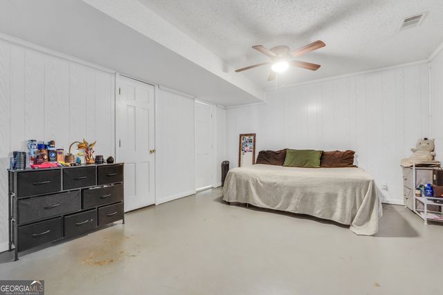 1327 Lakeshore Drive, Griffin, GA 30224