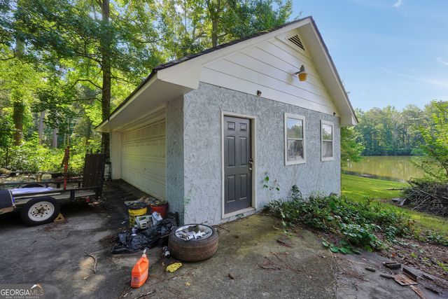 1327 Lakeshore Drive, Griffin, GA 30224