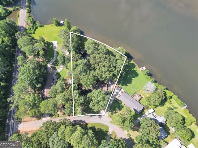1327 Lakeshore Drive, Griffin, GA 30224