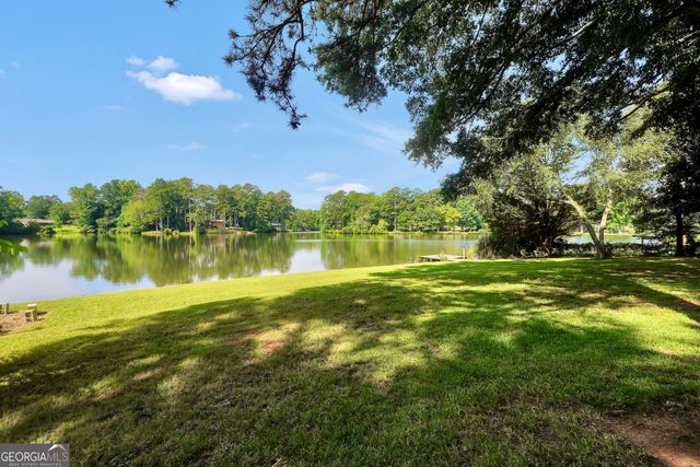1327 Lakeshore Drive, Griffin, GA 30224